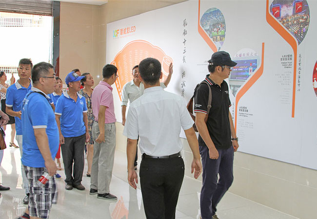  2016年慧聪买家团参观钱柜QG777一楼大厅