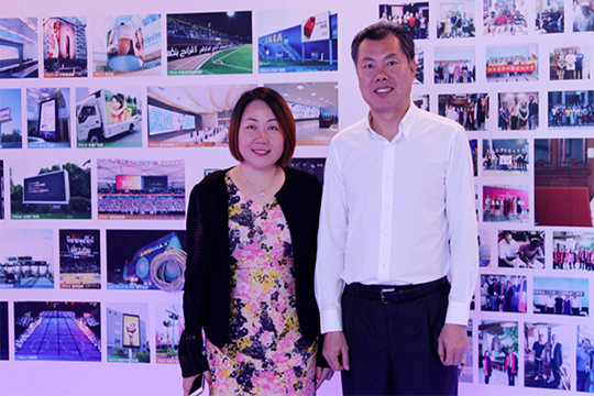 热烈欢迎深圳市宝安区领导莅临钱柜QG777参观考察