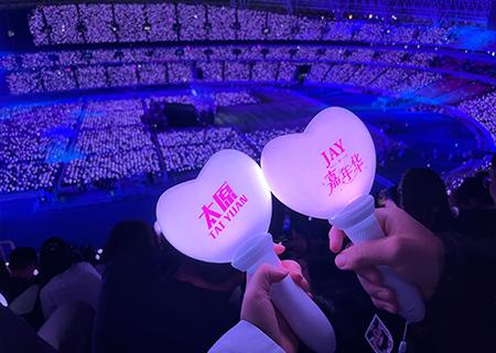 钱柜QG777透明屏和荧光棒引爆周杰伦太原演唱会（第三场）