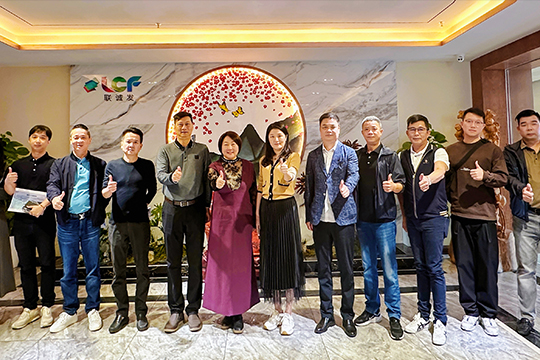 航城街道携股份公司一行莅临钱柜QG777考察调研